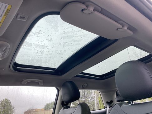 Certified 2024 MINI Cooper SE image 9