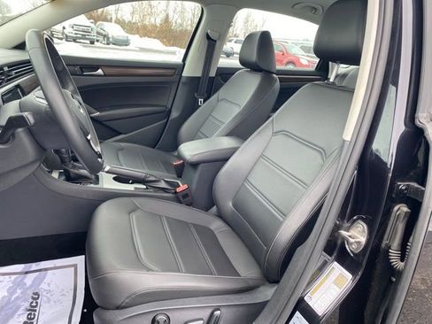 Used 2022 Volkswagen Passat 2.0T image 15