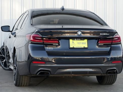 Used 2022 BMW 530e w/ Premium Package image 5