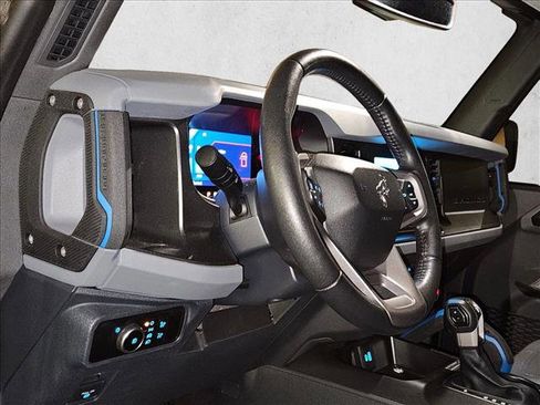 Used 2023 Ford Bronco Black Diamond w/ Sasquatch Package image 9