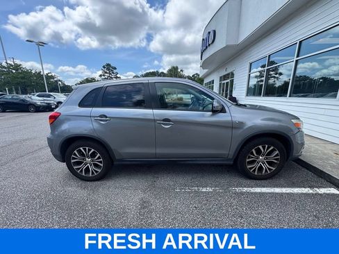 Used 2018 Mitsubishi Outlander Sport ES FWD image 3