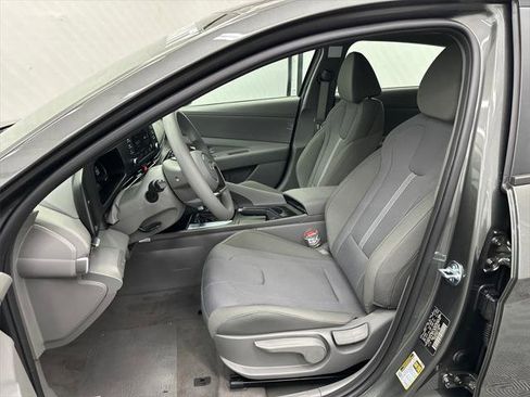 New 2026 Hyundai Elantra SE image 9