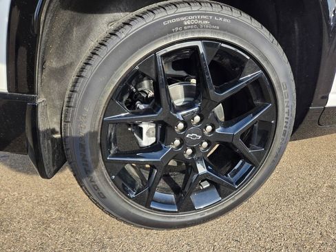 Used 2025 Chevrolet Traverse RS image 45