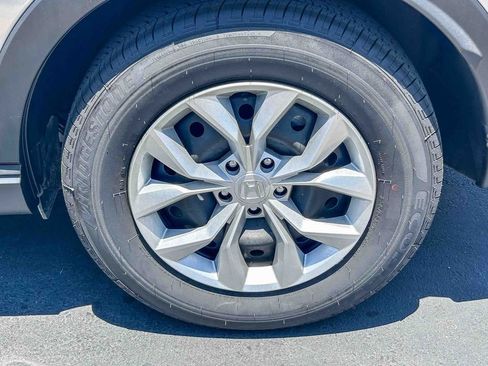 Used 2025 Honda CR-V LX image 12