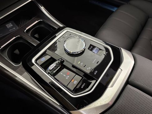 Used 2026 BMW i7 eDrive50 w/ M Sport Package RWD image 17