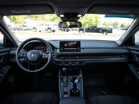 Used 2024 Honda Accord EX image 27