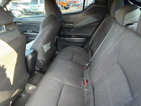 Used 2018 Toyota C-HR XLE image 30