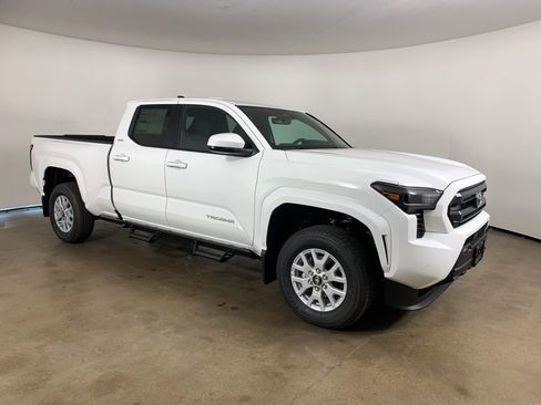 New 2026 Toyota Tacoma SR5 AWD/4WD image 5