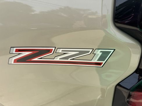 Used 2023 Chevrolet Colorado Z71 AWD/4WD image 23