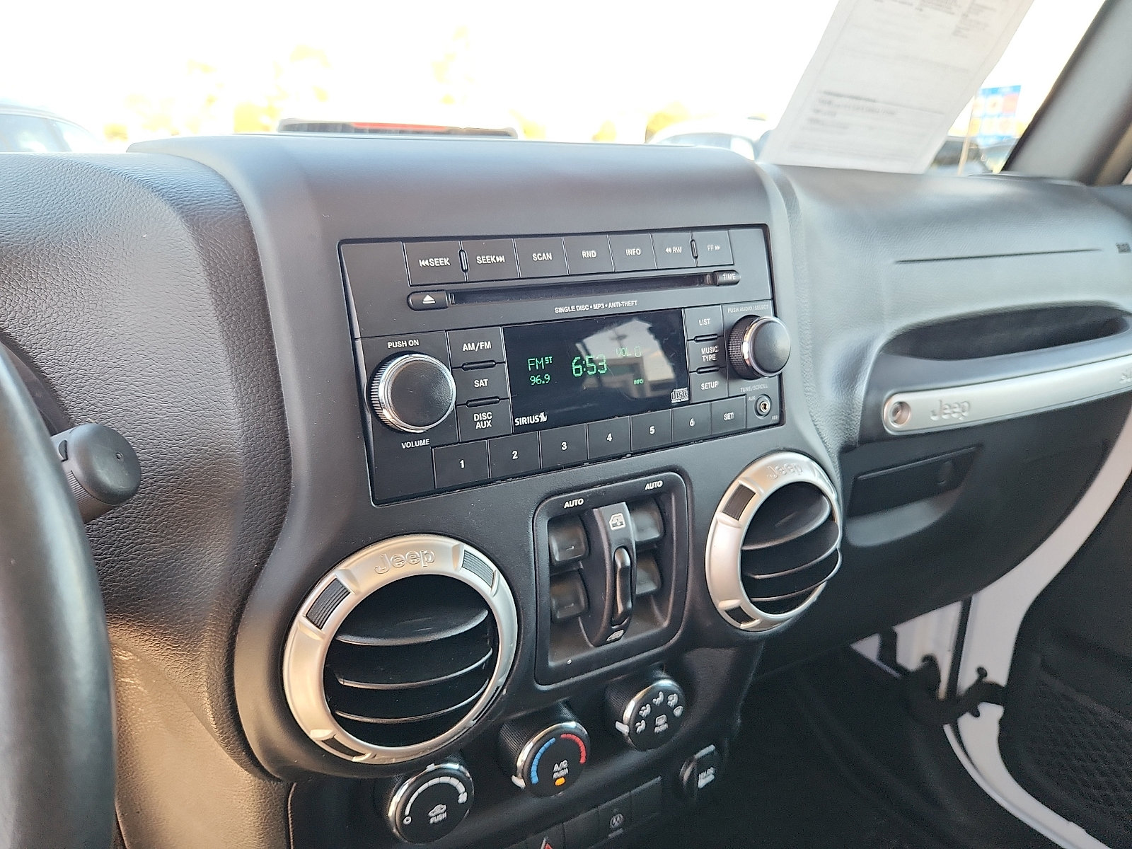 Used 2017 Jeep Wrangler Unlimited Rubicon AWD/4WD image 19