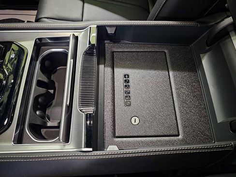 New 2026 Jeep Grand Wagoneer 4WD image 34