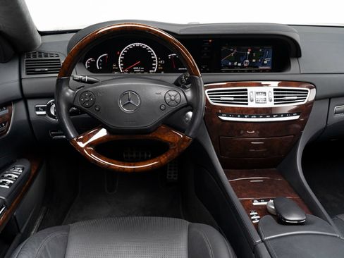 Used 2012 Mercedes-Benz CL 63 AMG image 28