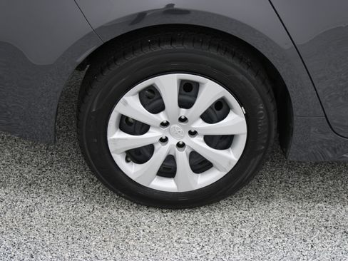 Used 2025 Toyota Corolla LE FWD image 6