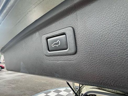 Used 2019 Subaru Outback 2.5i Limited w/ Popular Package #2 AWD/4WD image 28