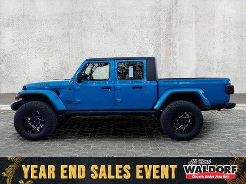 Used 2022 Jeep Gladiator Willys image 4