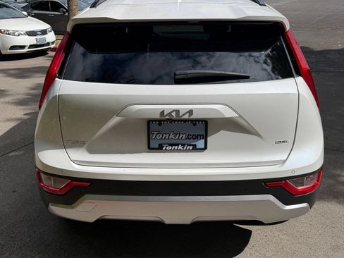 Certified 2025 Kia Niro EX w/ EX Cold Weather Package FWD image 5