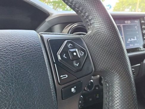 Used 2020 Toyota Tacoma TRD Off-Road w/ Technology Package AWD/4WD image 21