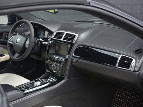Used 2015 Jaguar XKR R RWD image 31