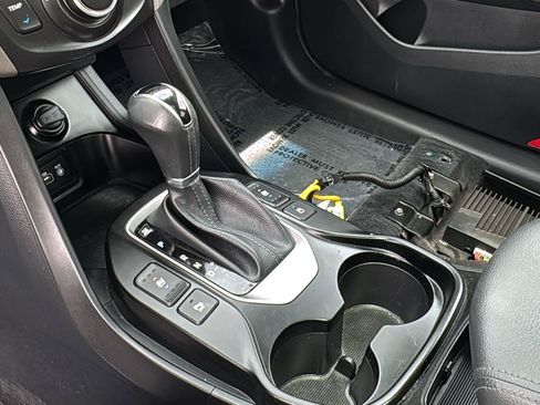 Used 2018 Hyundai Santa Fe FWD image 19