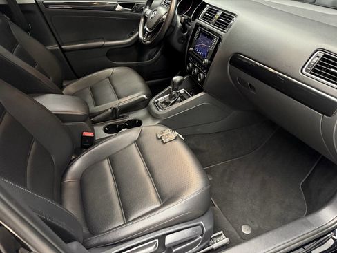 Used 2017 Volkswagen Jetta SEL image 19