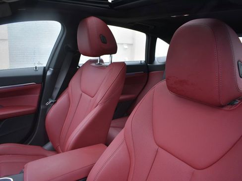 Used 2023 BMW i4 eDrive35 image 10