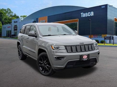 Certified 2022 Jeep Grand Cherokee Laredo X AWD/4WD image 1