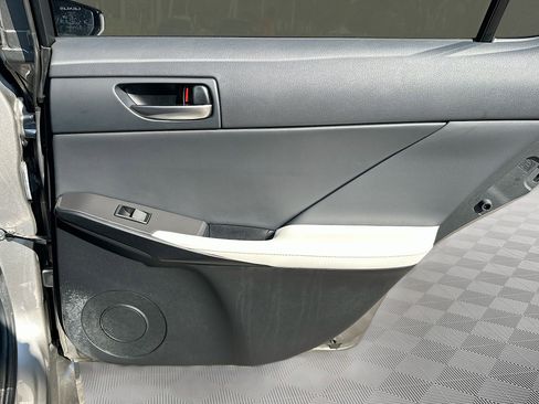 Used 2022 Lexus IS 350 F Sport image 31