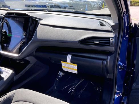 Used 2025 Subaru Crosstrek 2.0i Premium image 18