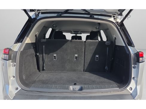 Used 2025 Nissan Pathfinder SV FWD image 13