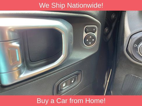 Used 2018 Jeep Wrangler Unlimited Sahara AWD/4WD image 23