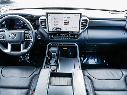 Used 2023 Toyota Sequoia Platinum image 10