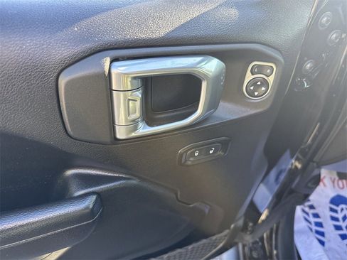 Used 2022 Jeep Wrangler Sport S image 13