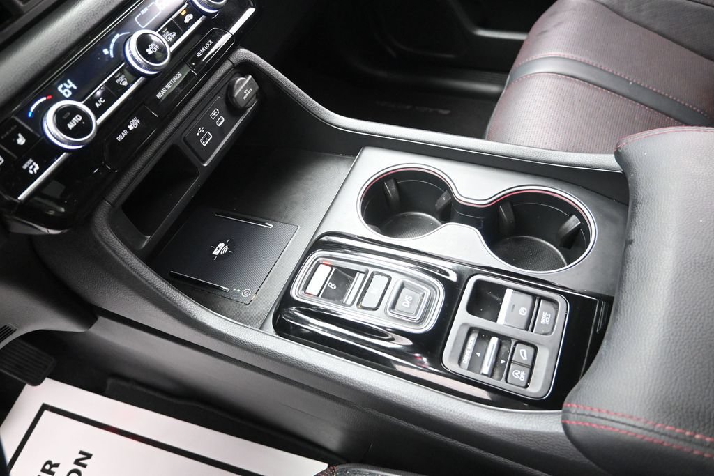 Used 2025 Honda Pilot Black Edition image 15