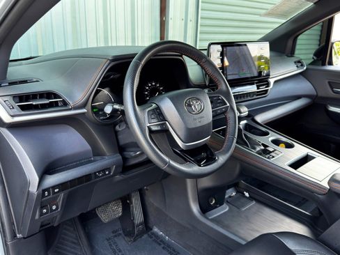 Used 2023 Toyota Sienna XSE image 14