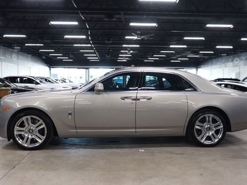 Used 2016 Rolls-Royce Ghost image 2
