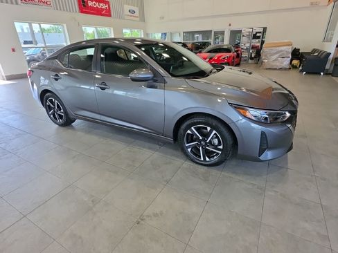Used 2025 Nissan Sentra SV FWD image 6