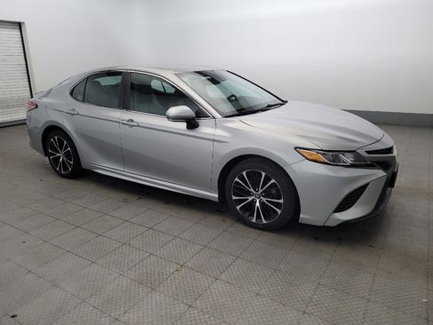 Used 2018 Toyota Camry SE w/ Convenience Package image 11