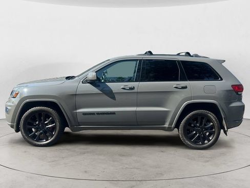 Used 2019 Jeep Grand Cherokee Altitude AWD/4WD image 8