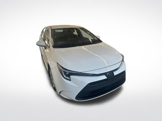 Used 2023 Toyota Corolla LE FWD image 5