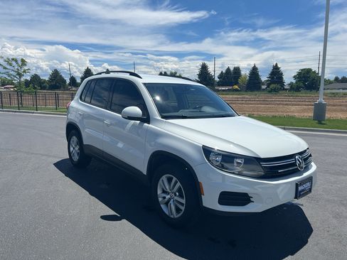 Used 2016 Volkswagen Tiguan S AWD/4WD image 6