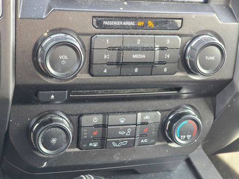 Used 2018 Ford F150 XLT w/ Equipment Group 302A Luxury image 15