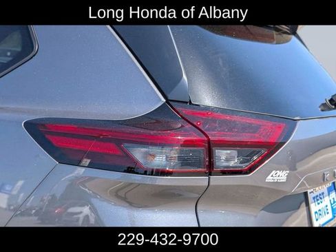 Used 2024 Nissan Rogue SV w/ SV Premium Package FWD image 9