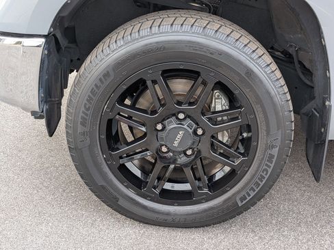 Used 2019 Toyota Tundra SR5 w/ SR5 Upgrade Package image 10