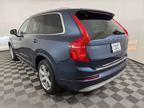 Used 2022 Volvo XC90 T5 Momentum w/ Advanced Package AWD/4WD image 3
