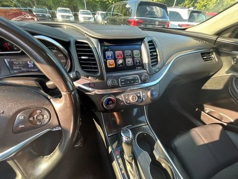 Used 2017 Chevrolet Impala LT FWD image 14