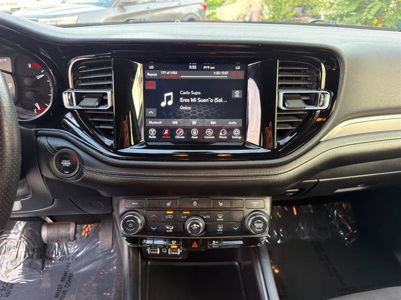 Used 2023 Dodge Durango SXT RWD image 16