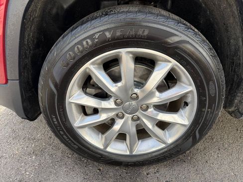 Used 2016 Jeep Cherokee Limited AWD/4WD image 9
