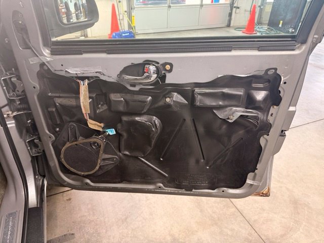 Used 2005 GMC Envoy SLE AWD/4WD image 24