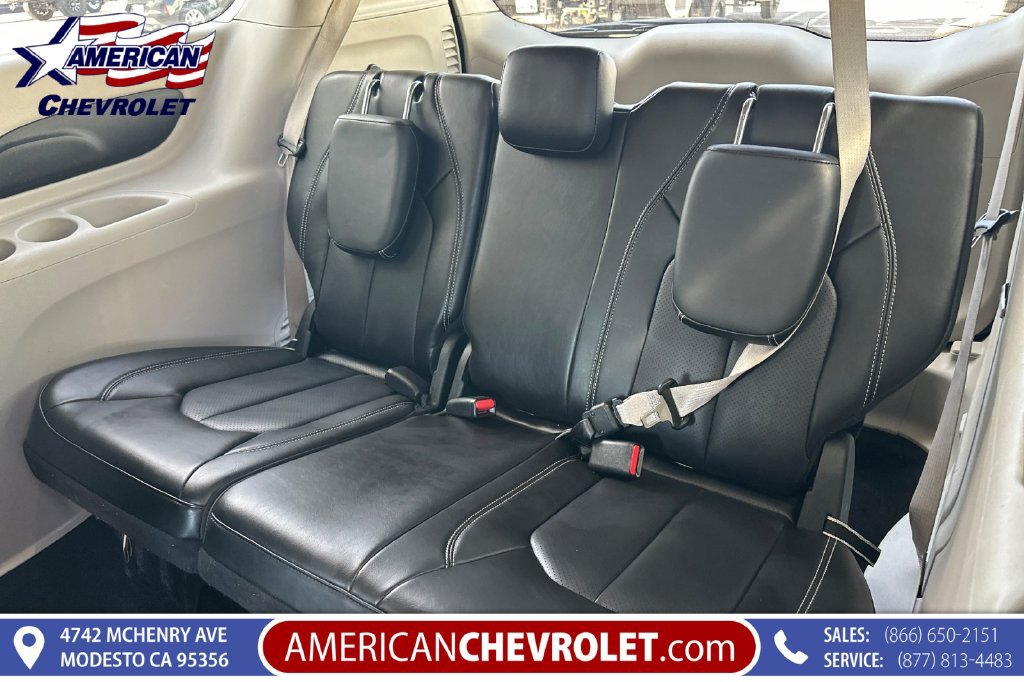 Used 2023 Chrysler Pacifica Touring-L FWD image 20