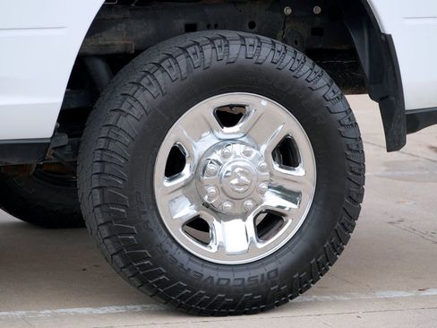 Used 2022 RAM 2500 Tradesman w/ Chrome Appearance Group AWD/4WD image 26